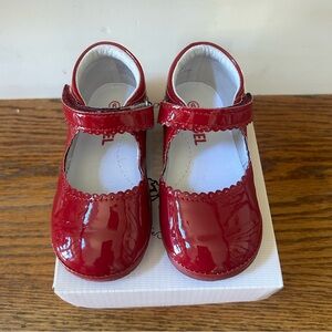 Angel baby (by L’amour) red patent toddler Mary Janes. Sz 6, but run a size big